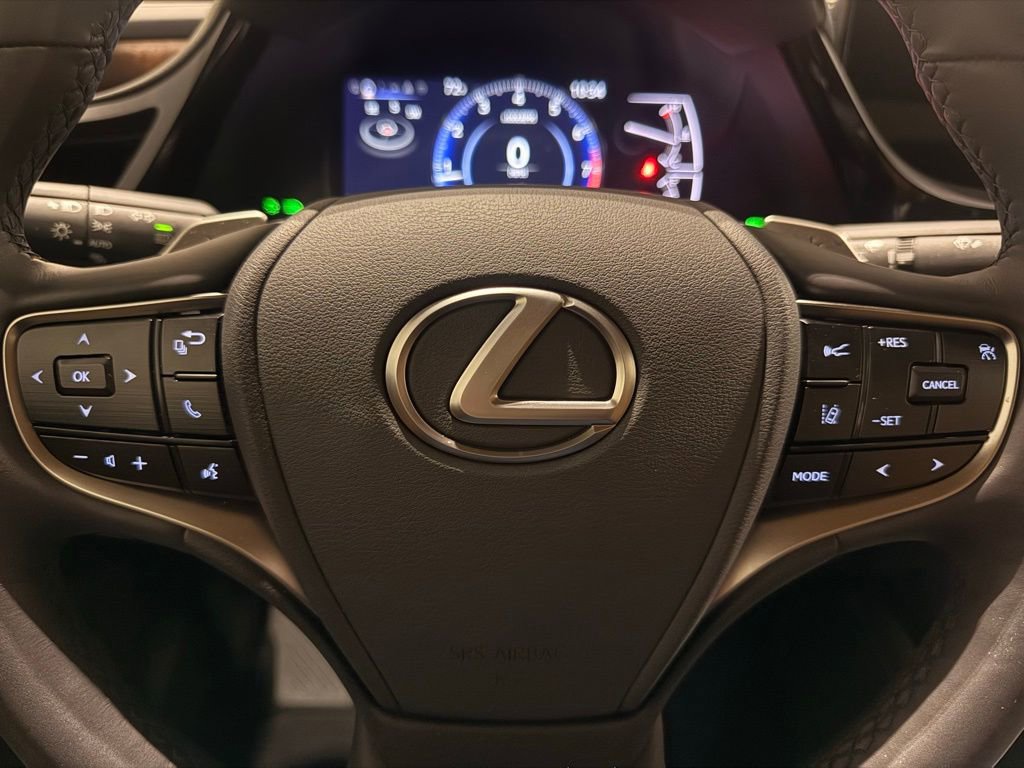 Used 2024 Lexus ES 350 w/ Premium Package image 19