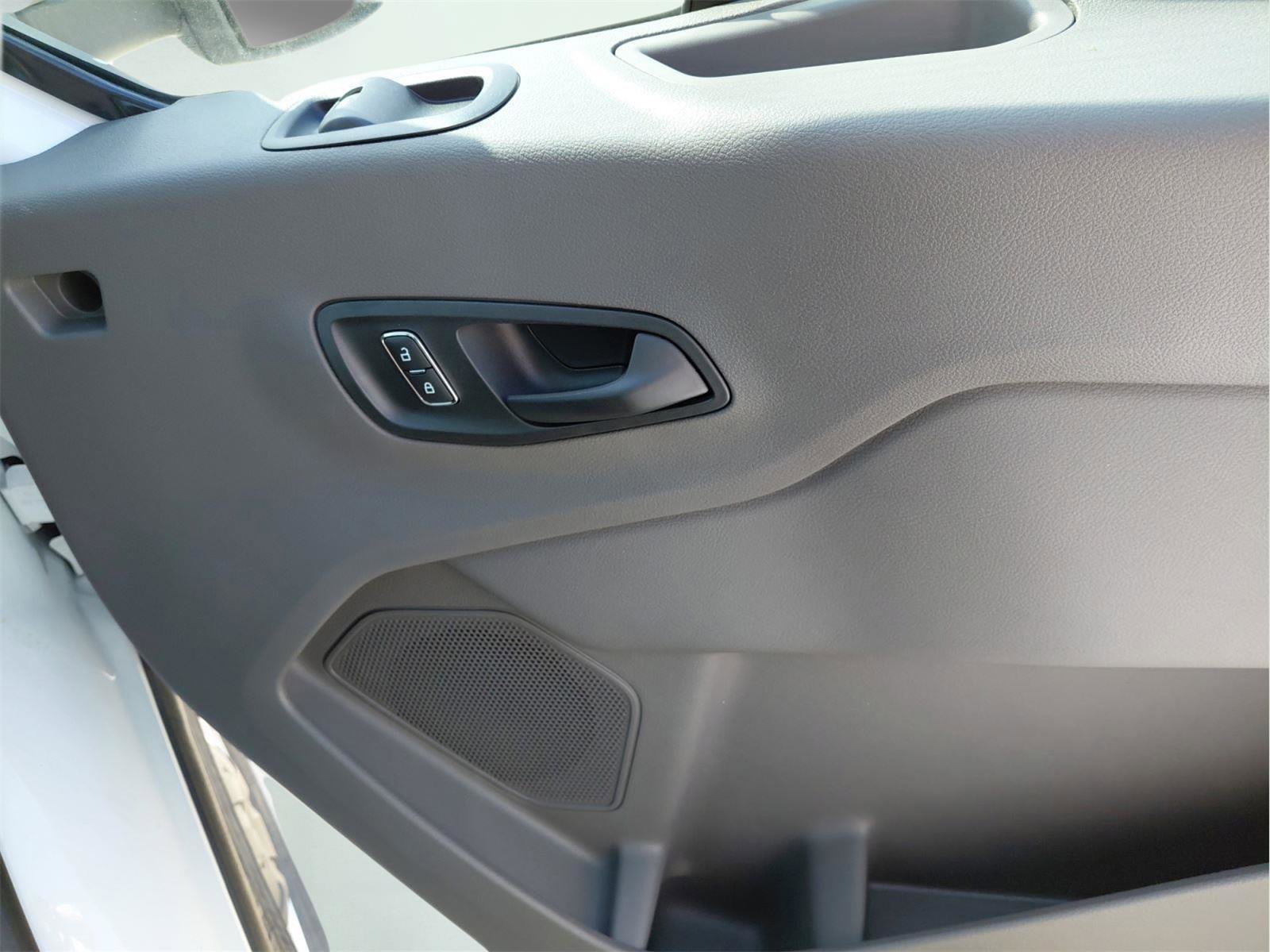 New 2025 Ford Transit 250 148 Medium Roof RWD image 17