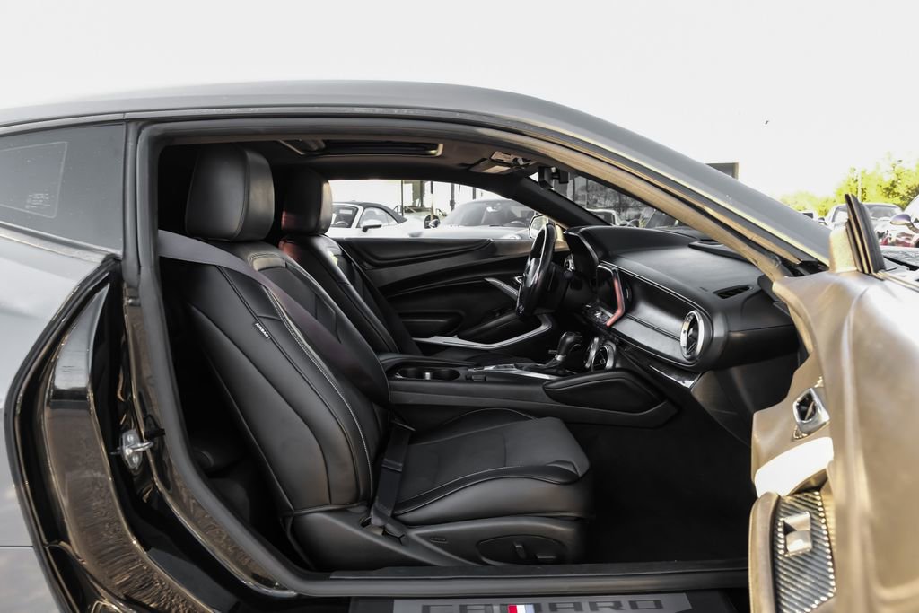 Used 2016 Chevrolet Camaro SS image 37