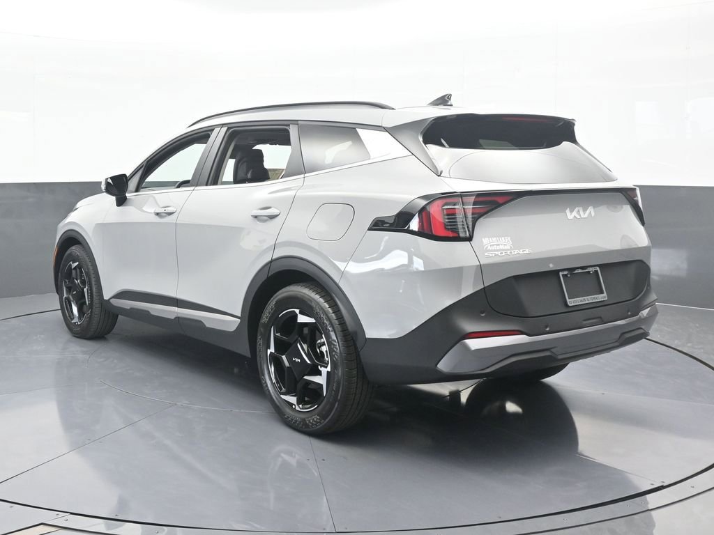Used 2026 Kia Sportage EX w/ EX Panorama Roof Package FWD image 4