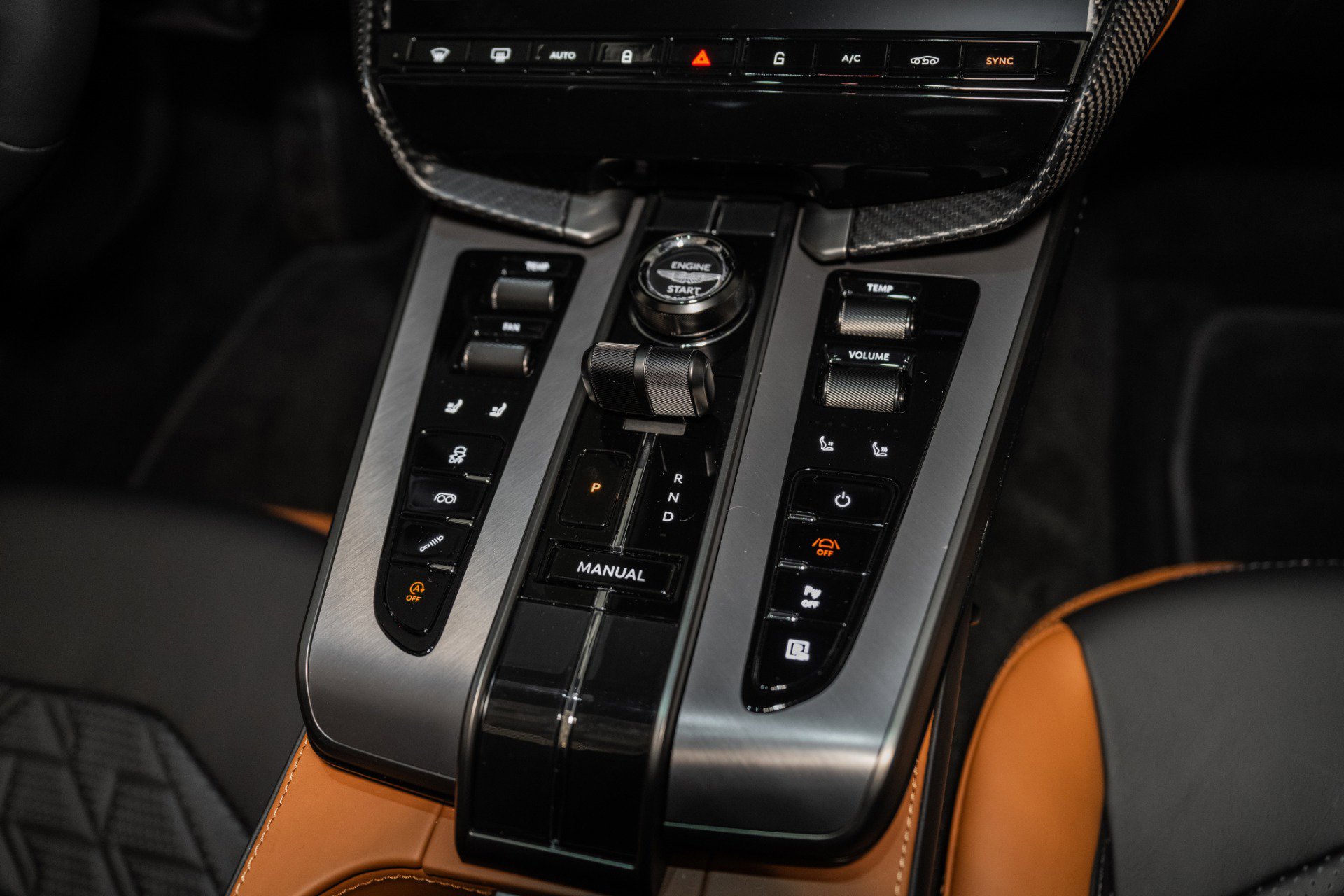 Used 2025 Aston Martin Vanquish Coupe image 26