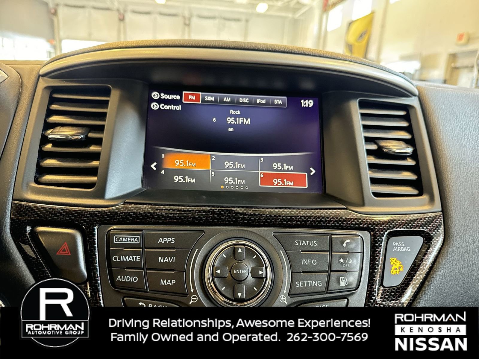 Used 2020 Nissan Pathfinder SL image 7