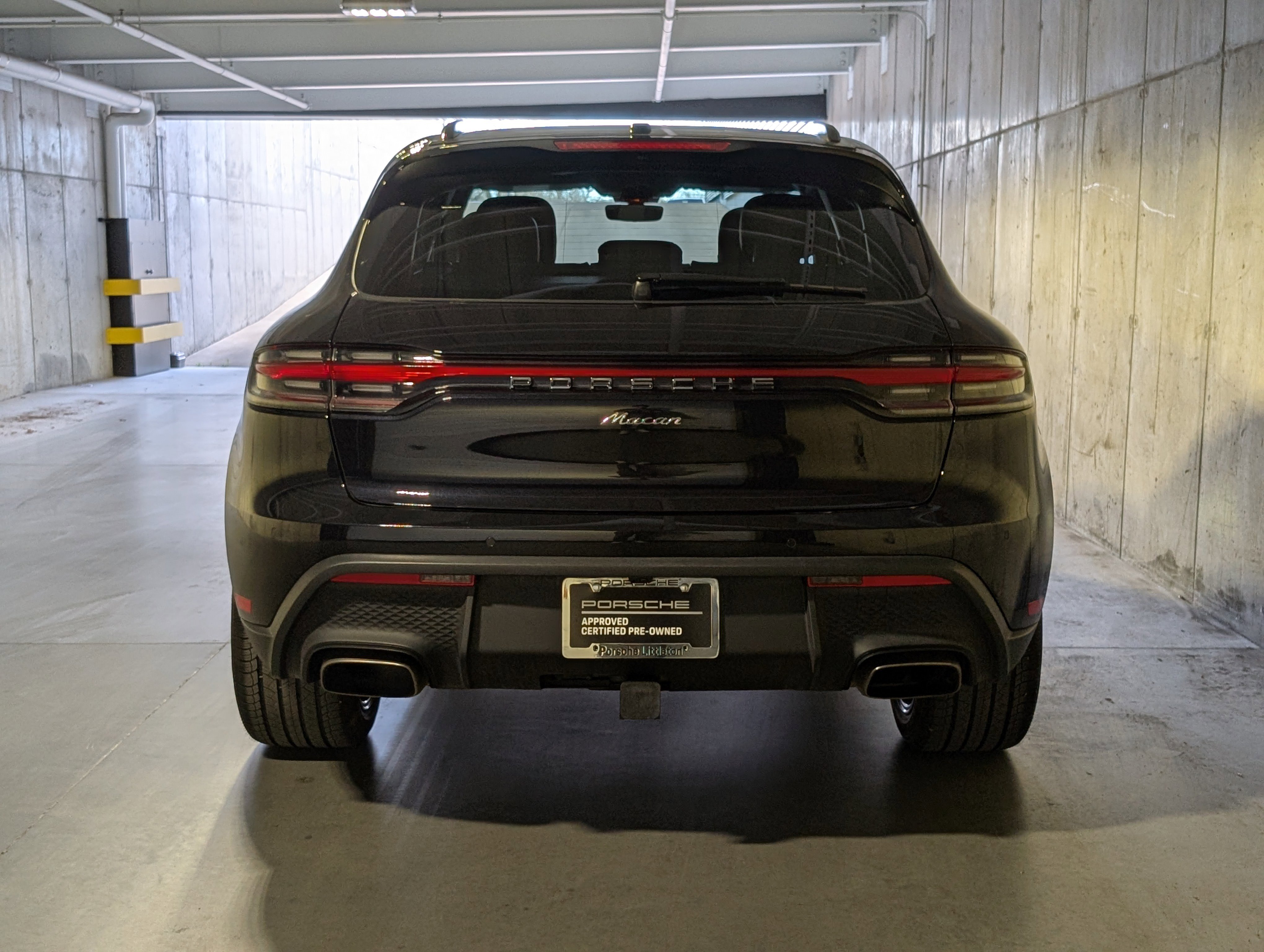 Certified 2025 Porsche Macan image 8