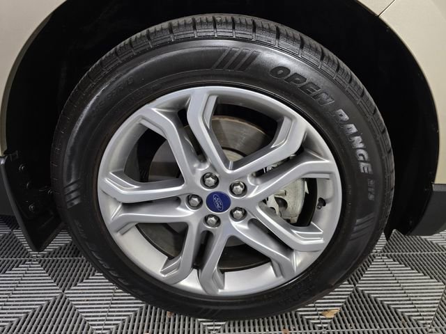 Used 2018 Ford Edge Titanium w/ Equipment Group 301A AWD/4WD image 9