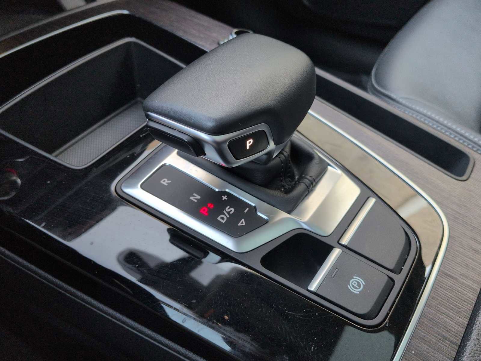 Used 2021 Audi Q5 Premium w/ Convenience Package image 33