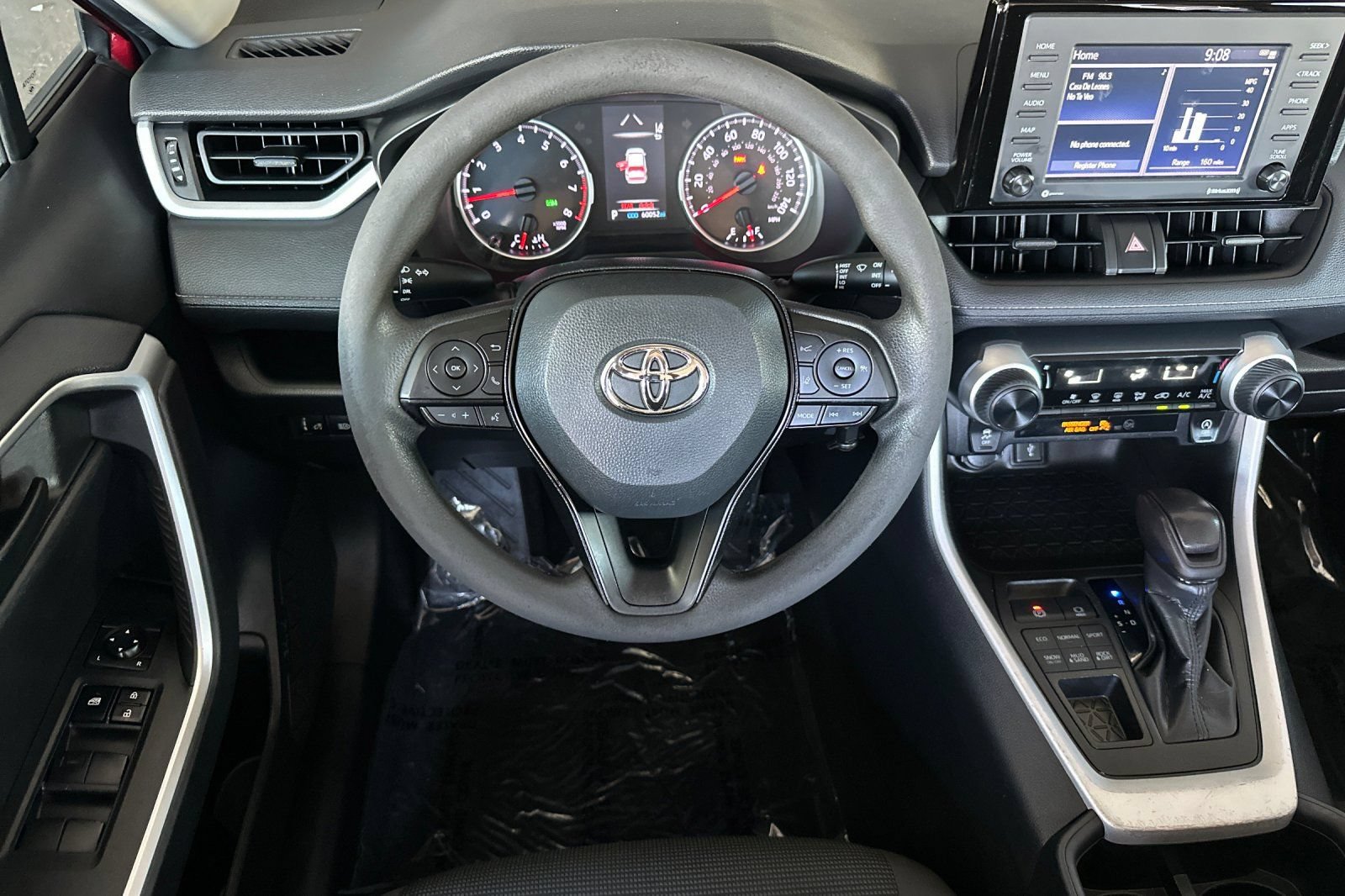 Used 2022 Toyota RAV4 LE AWD/4WD image 15