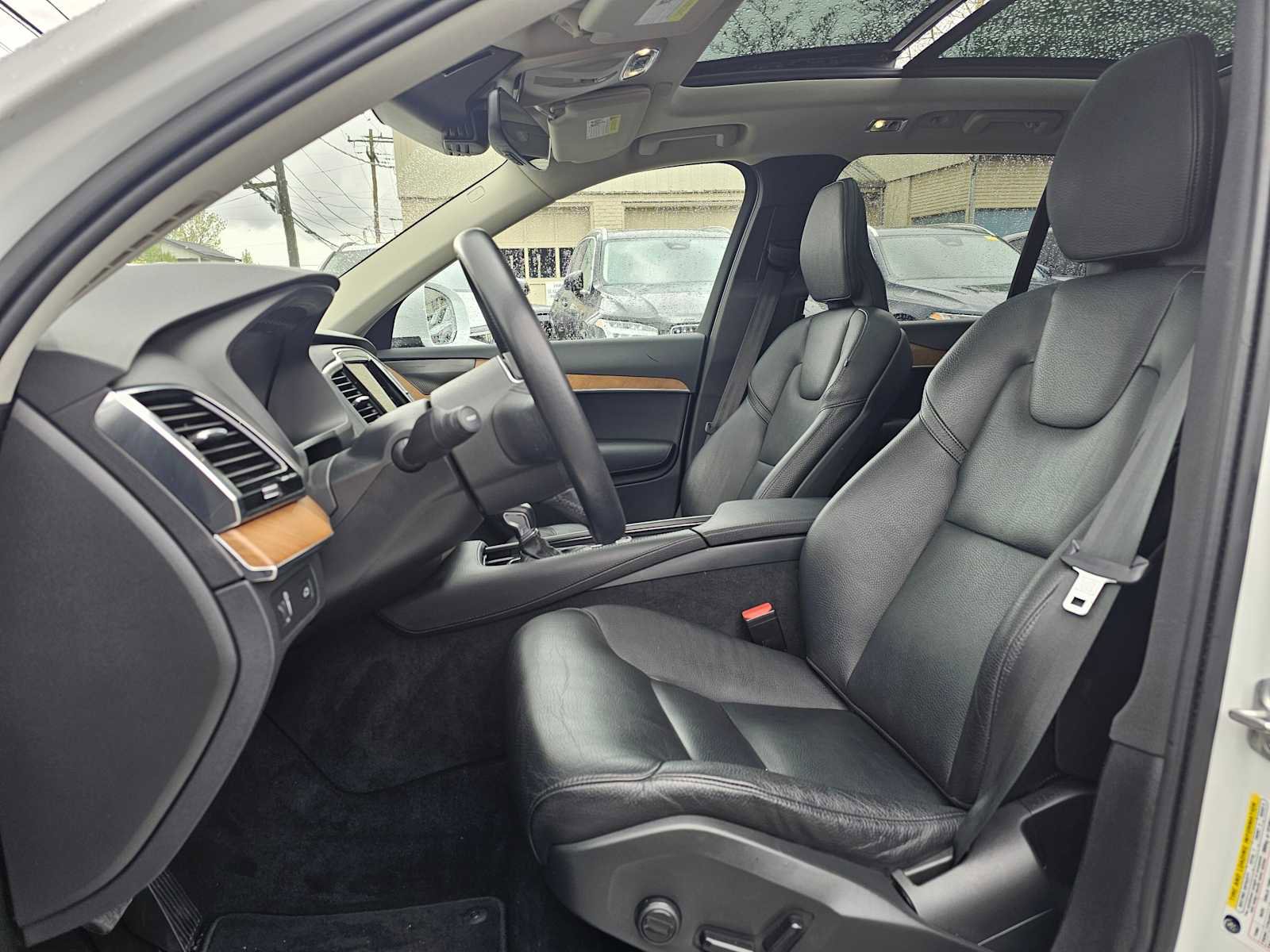 Used 2022 Volvo XC90 T6 Momentum w/ Advanced Package AWD/4WD image 21