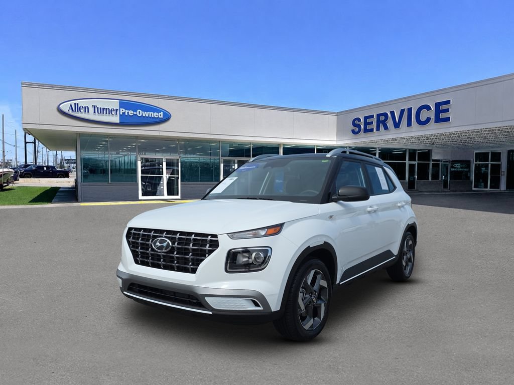 Certified 2026 Hyundai Venue SEL FWD image 4