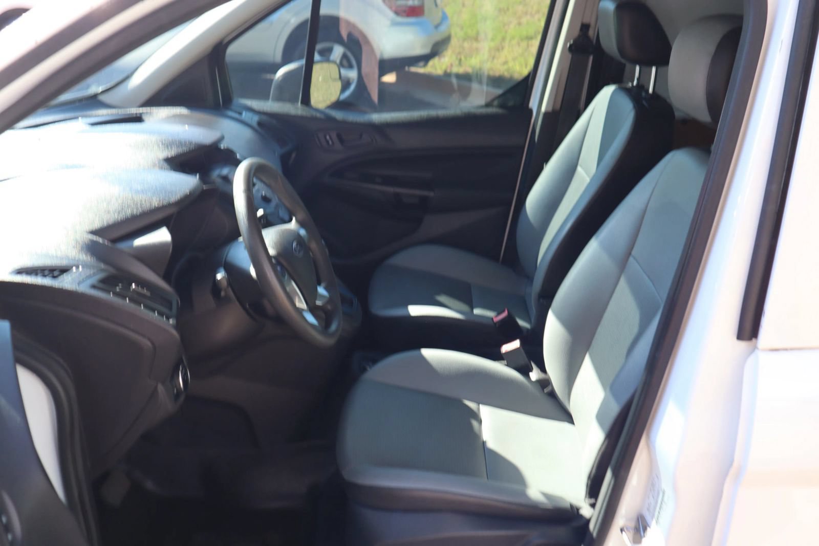 Used 2018 Ford Transit Connect XL FWD image 9