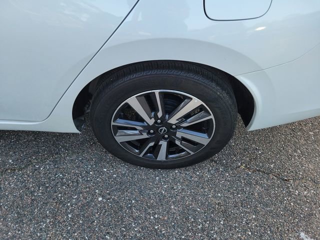 Used 2024 Nissan Versa SV FWD image 7