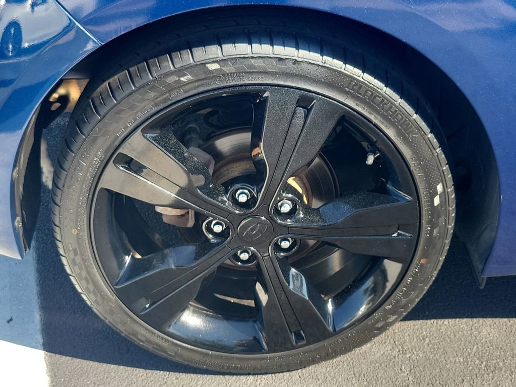 Used 2017 Hyundai Veloster Value Edition w/ Graphic Package (Lower Body) image 7