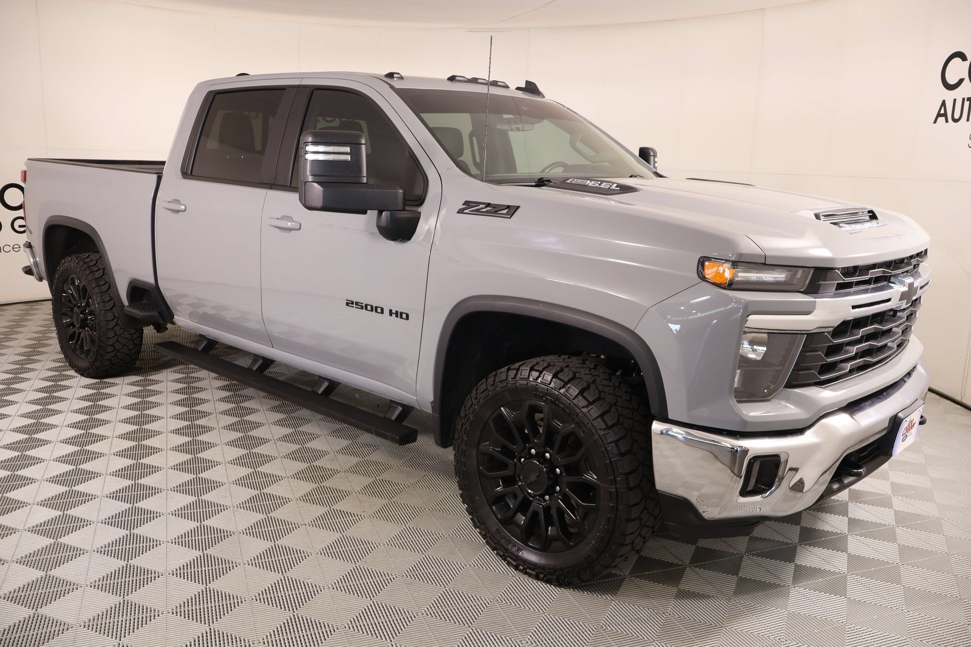 Used 2024 Chevrolet Silverado 2500 LT w/ Convenience Package AWD/4WD image 1