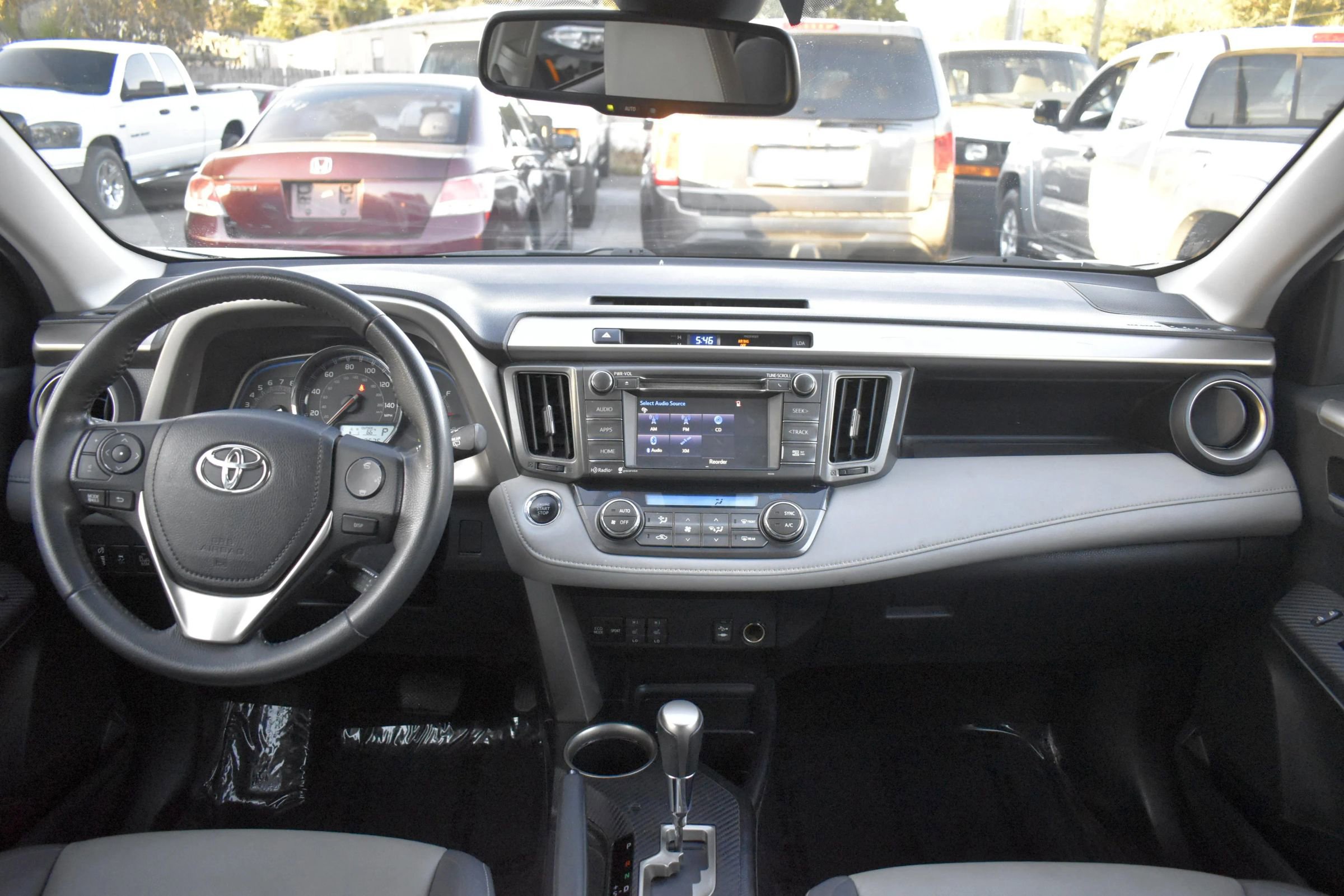 Used 2015 Toyota RAV4 Limited w/ Technology Package image 11