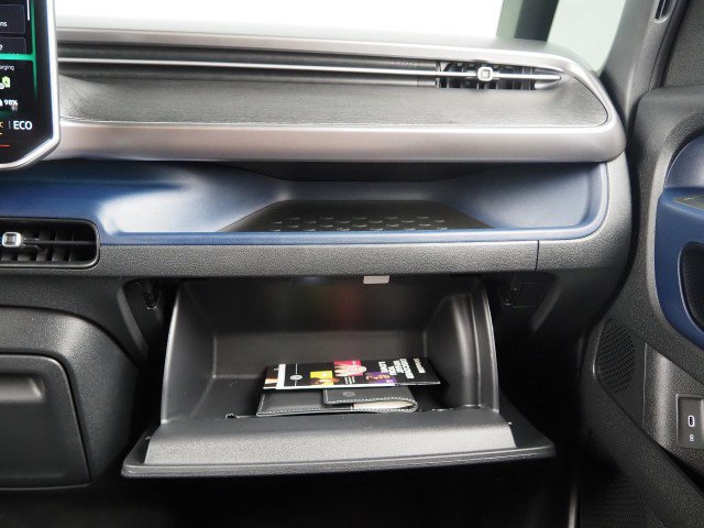 Used 2025 Volkswagen ID. Buzz Pro S image 42