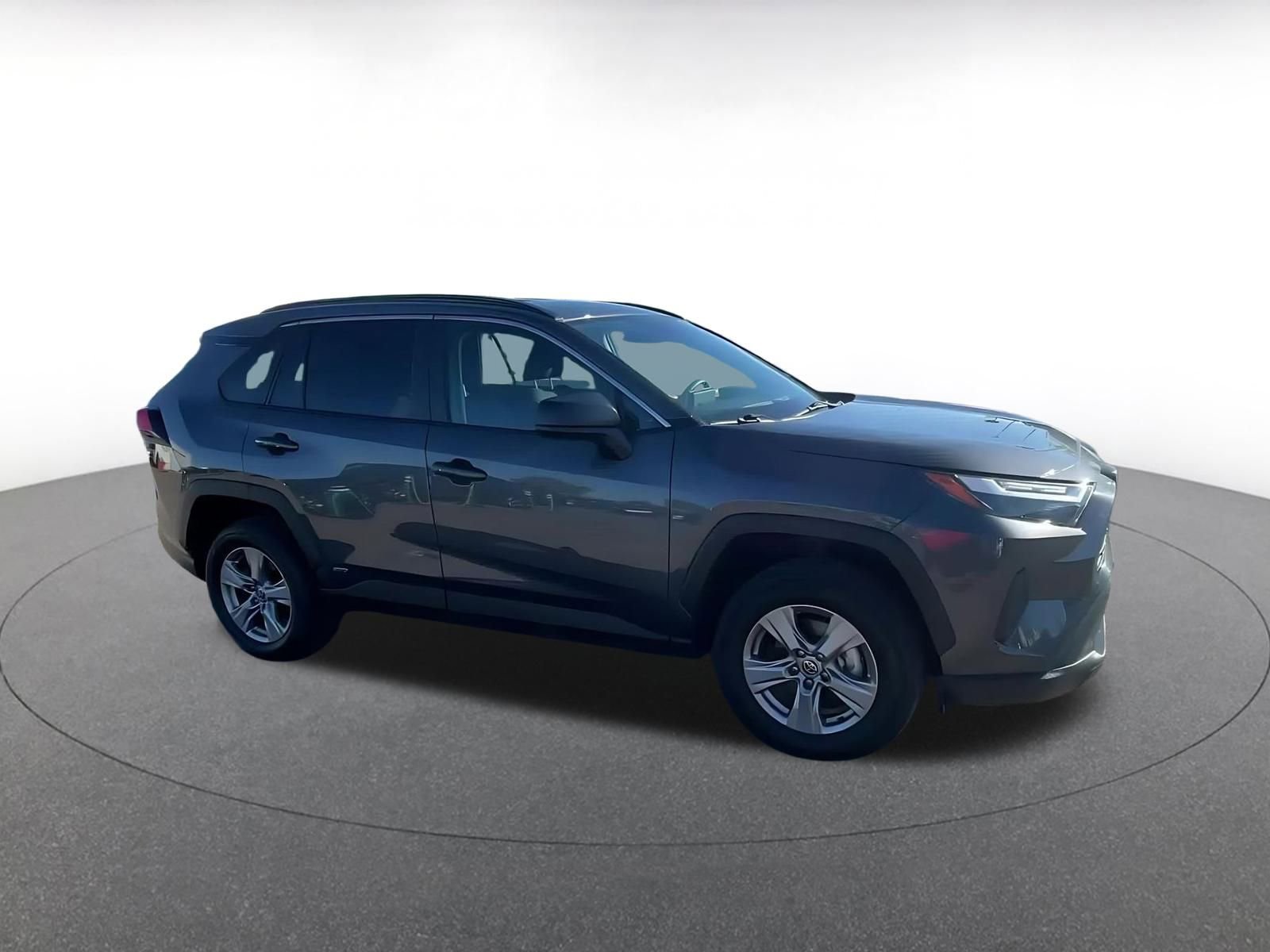 Used 2025 Toyota RAV4 LE video 2