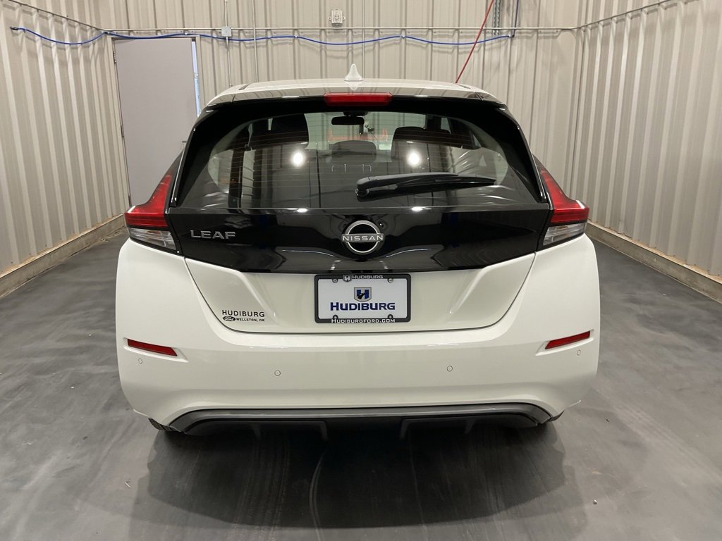 Used 2025 Nissan Leaf S image 21