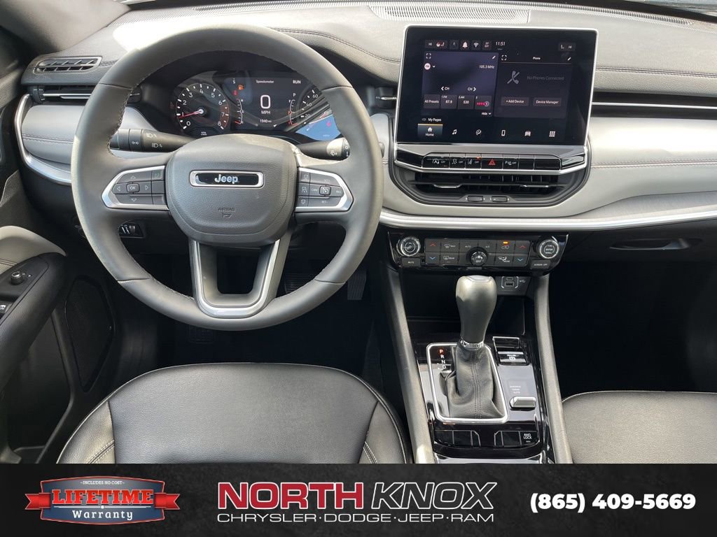 Used 2025 Jeep Compass Limited image 11