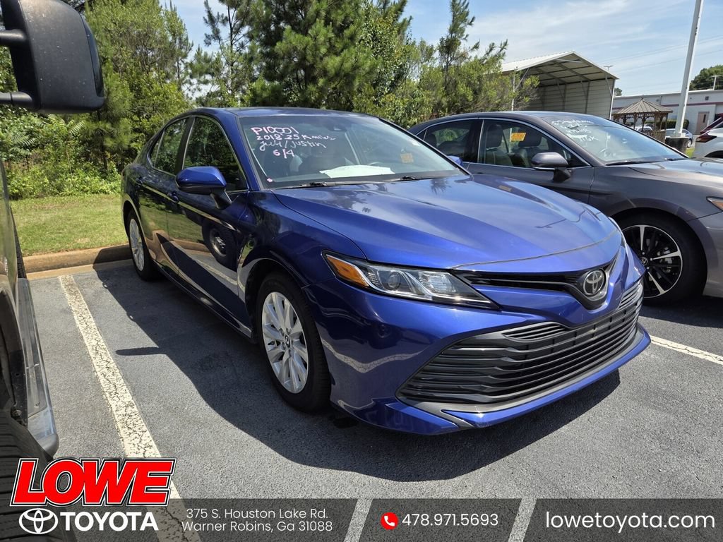 Used 2018 Toyota Camry LE FWD image 1