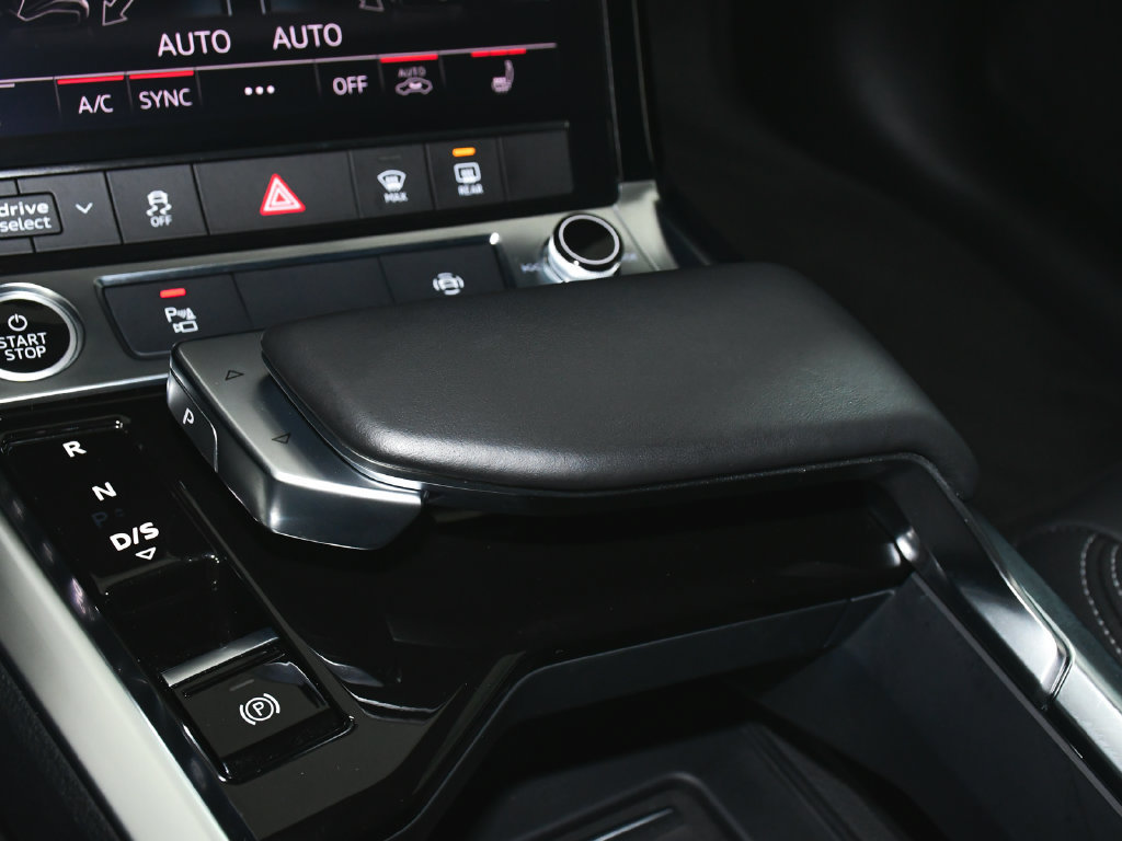 Used 2024 Audi Q8 e-tron Premium AWD/4WD image 33