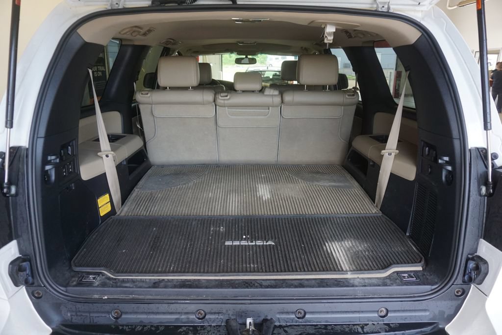 Used 2017 Toyota Sequoia SR5 w/ Premium Package AWD/4WD image 18