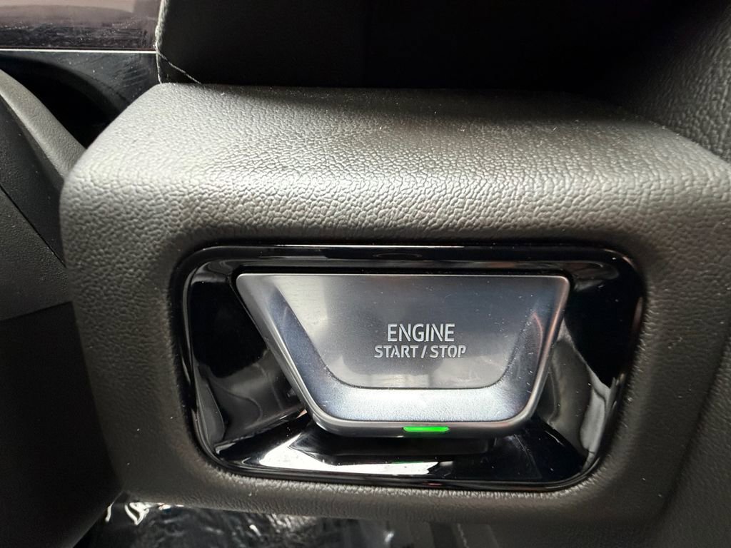 Used 2025 GMC Yukon Denali image 28