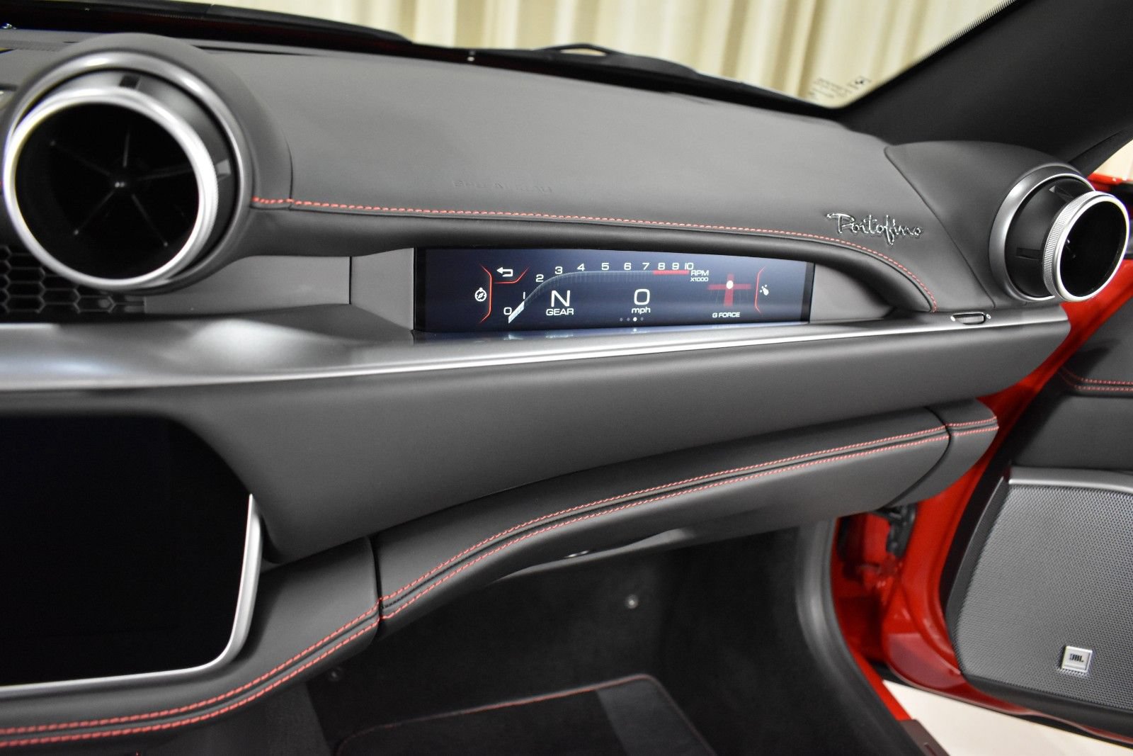 Used 2020 Ferrari Portofino RWD image 17