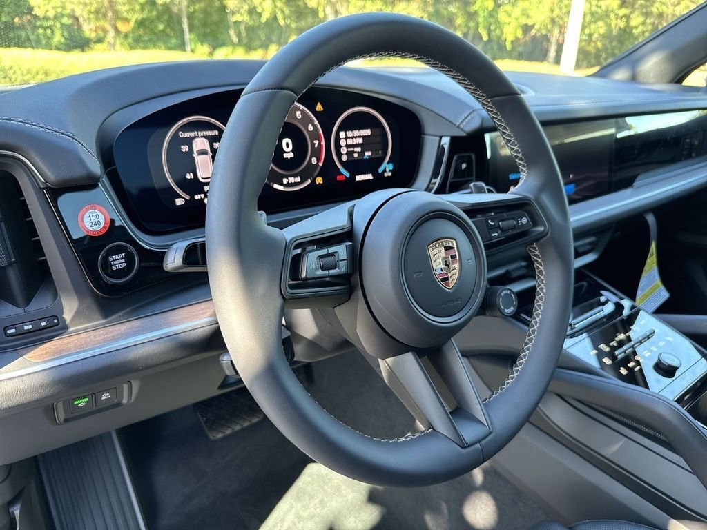 Certified 2026 Porsche Cayenne image 10
