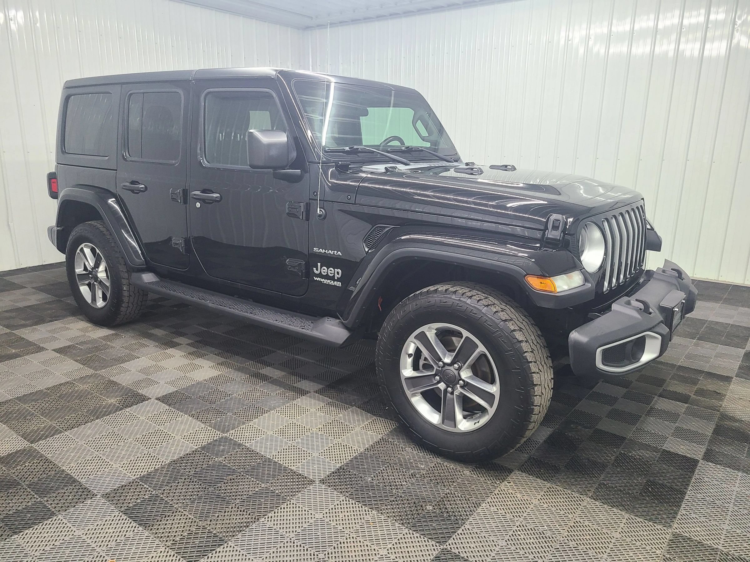 Used 2020 Jeep Wrangler Unlimited Sahara AWD/4WD image 13