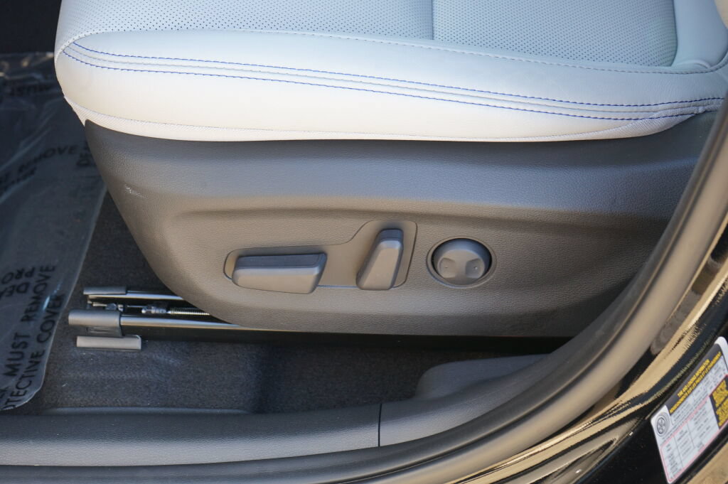 Certified 2023 Hyundai Kona Limited FWD image 18