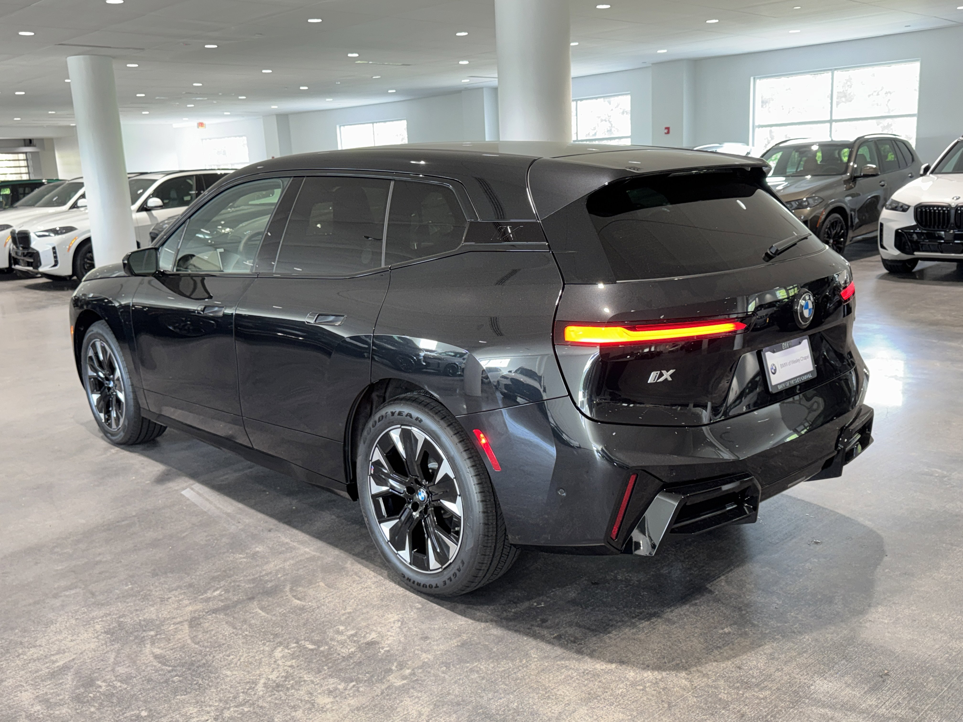 New 2026 BMW iX xDrive60 w/ M Sport Package image 5