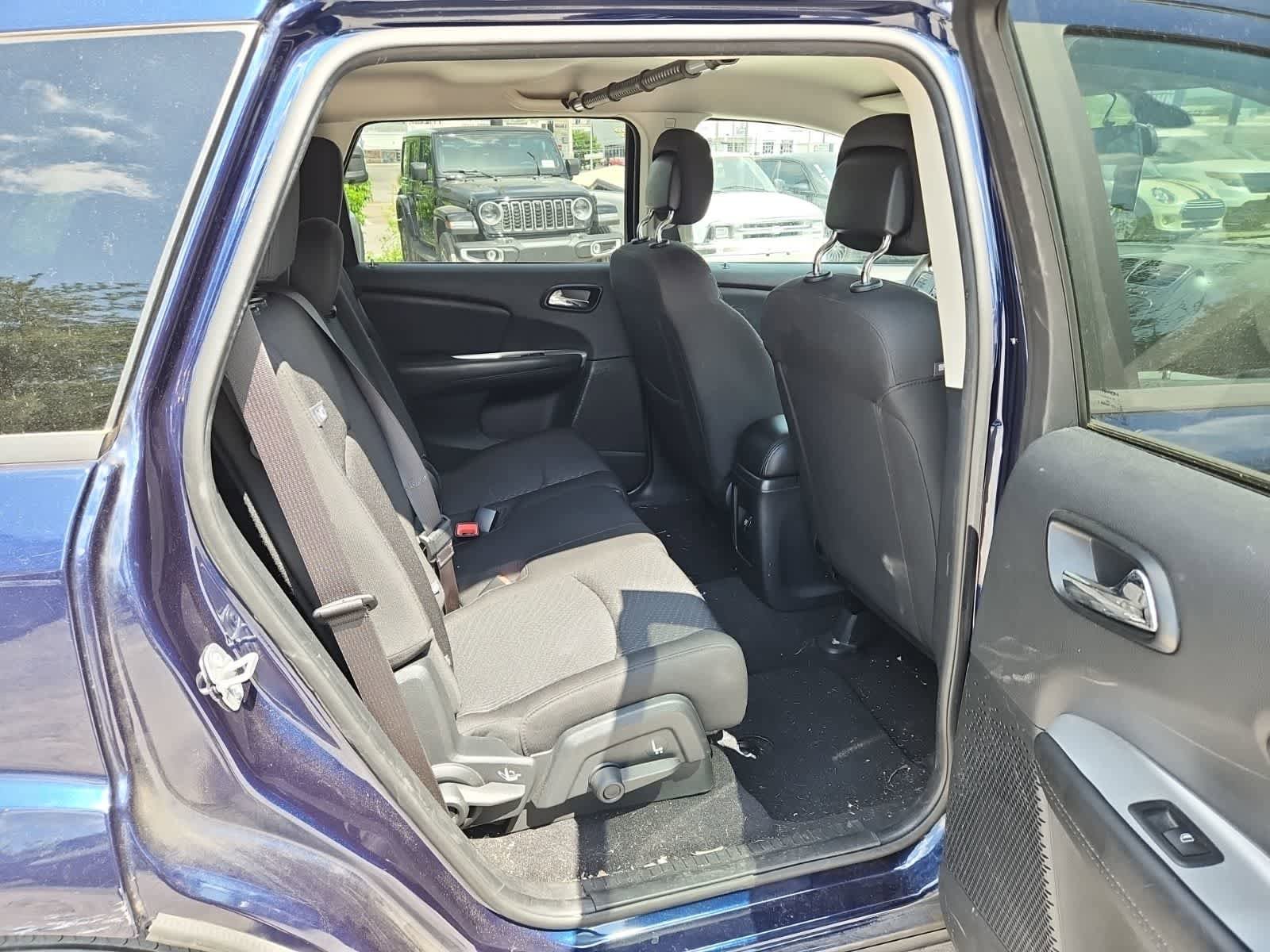 Used 2018 Dodge Journey SE FWD image 23