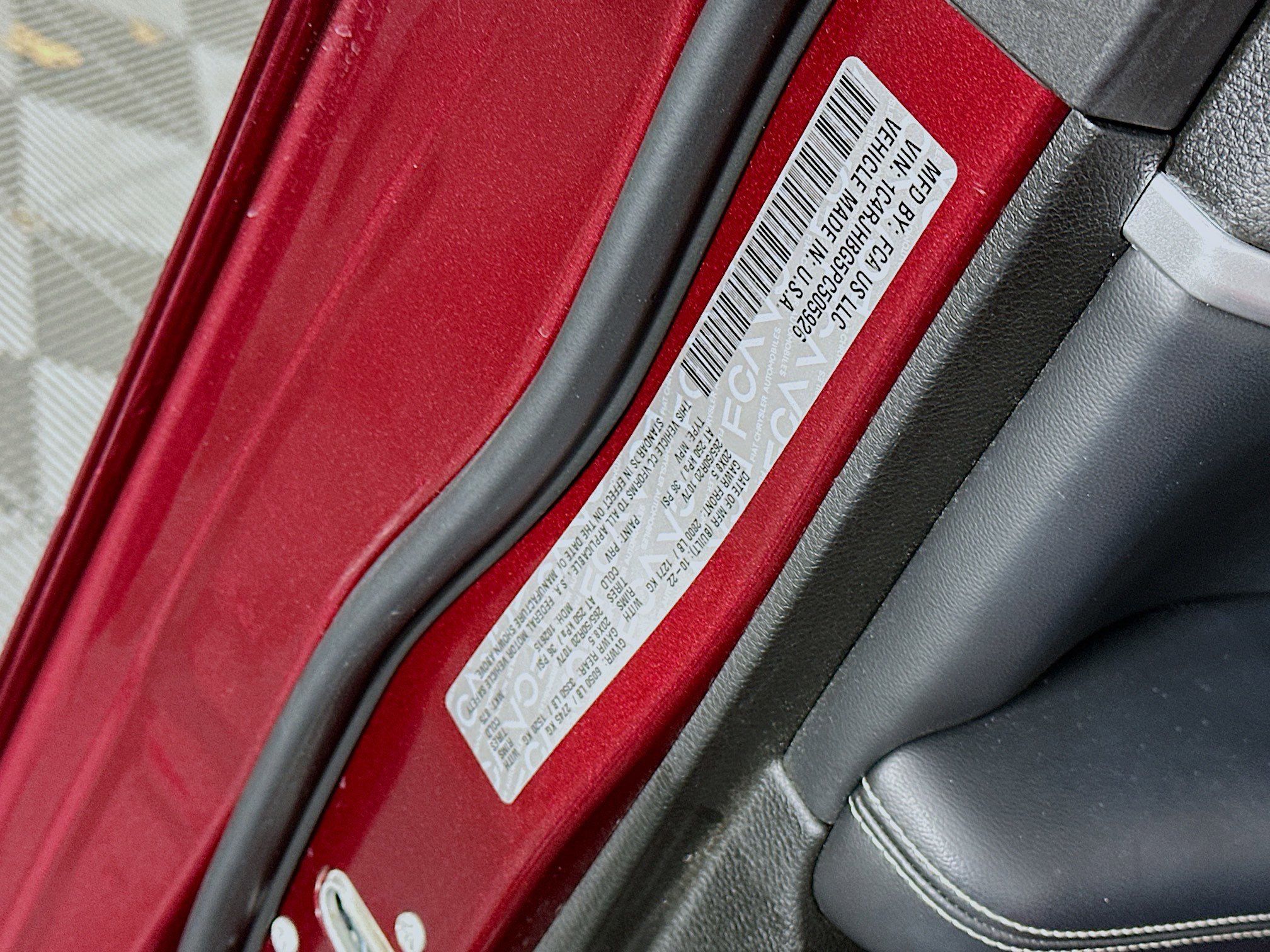 Used 2023 Jeep Grand Cherokee Limited w/ Black Appearance Package image 12