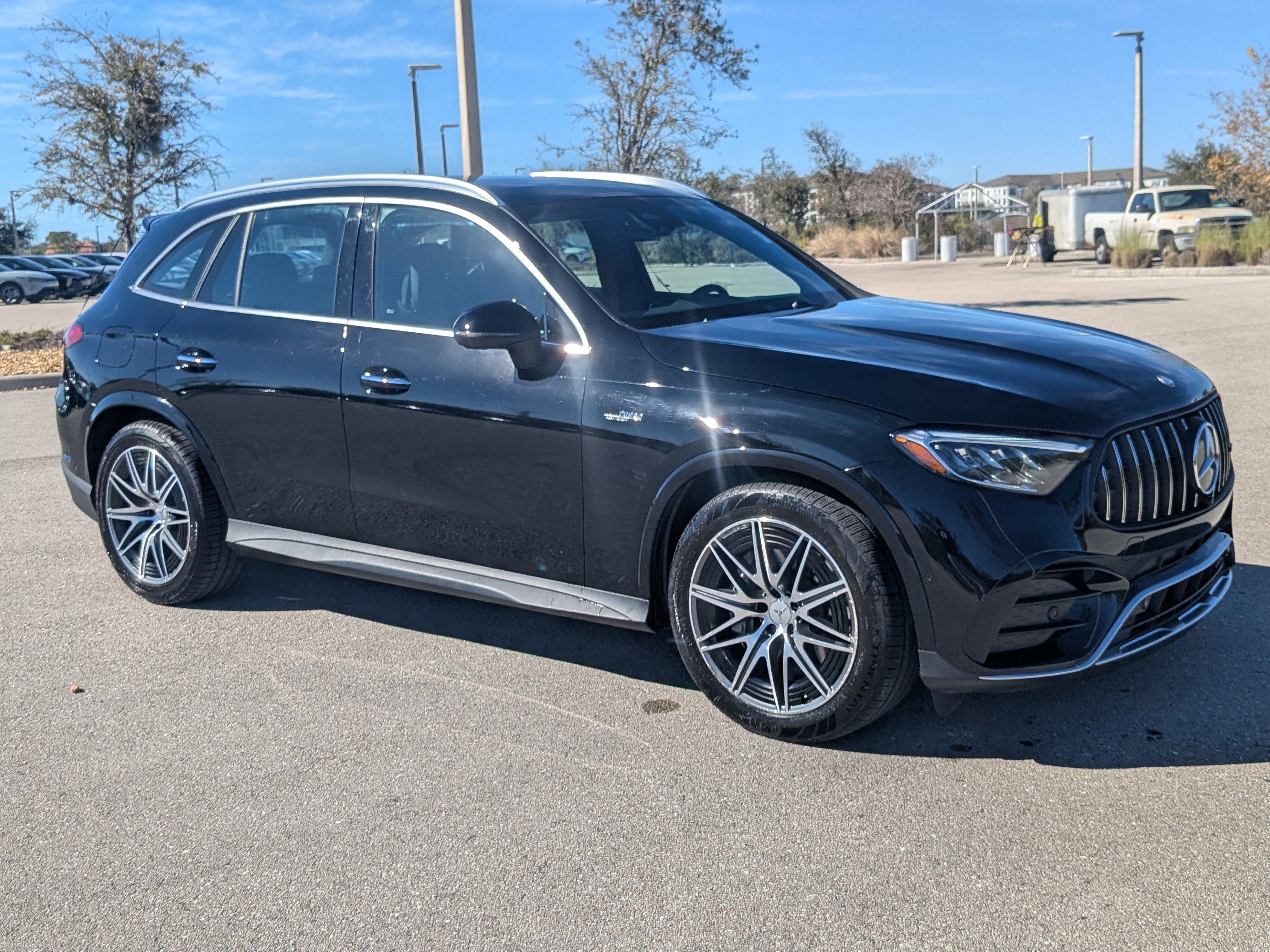 Used 2025 Mercedes-Benz GLC 43 AMG 4MATIC image 2