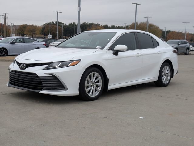 Used 2024 Toyota Camry LE w/ Convenience Package image 9