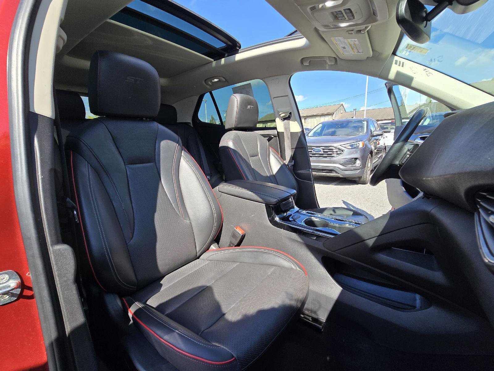 Used 2023 Buick Envision Essence w/ Sport Touring Package image 12