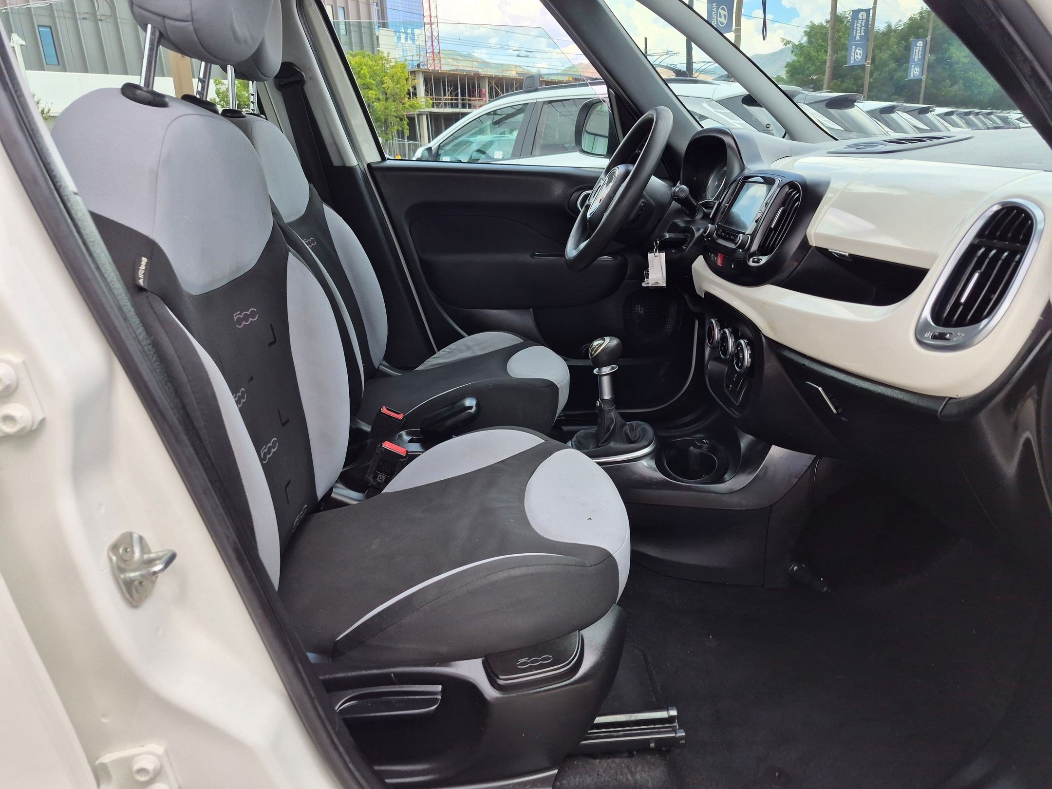 Used 2014 FIAT 500L Pop FWD image 28