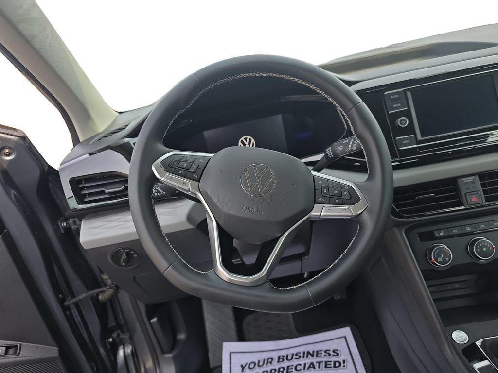 Certified 2022 Volkswagen Taos S AWD/4WD image 18