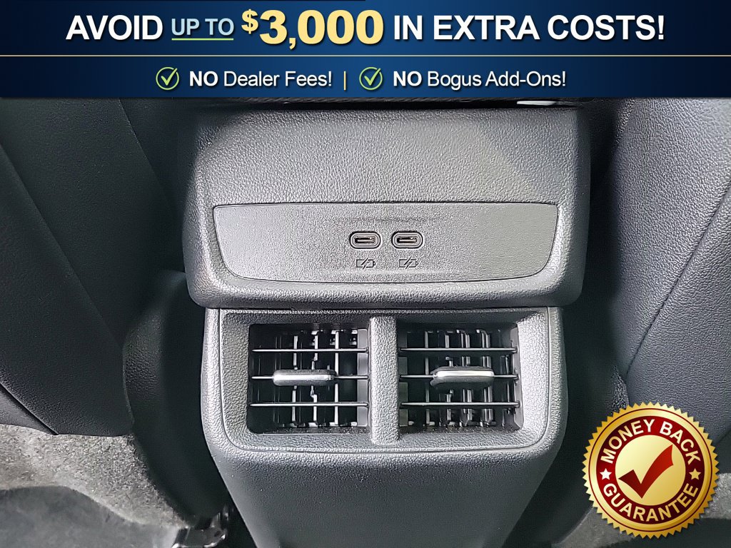 Used 2026 Chevrolet Equinox LT w/ Convenience Package II FWD image 23