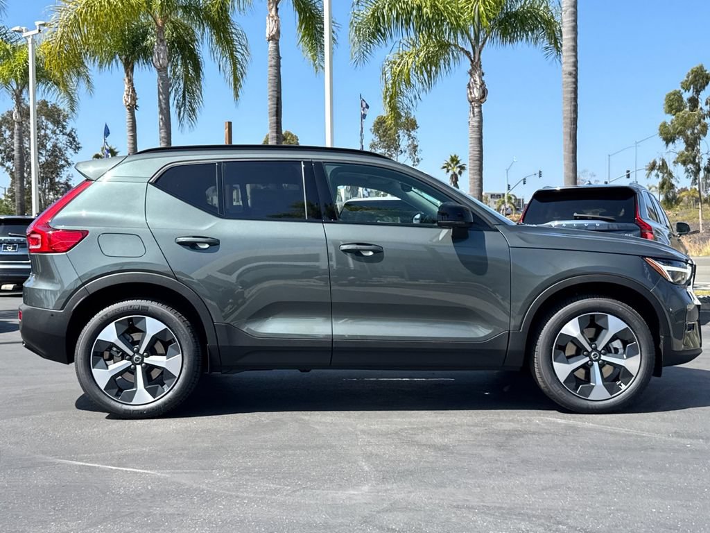 New 2026 Volvo XC40 B5 Plus w/ Climate Package AWD/4WD image 6