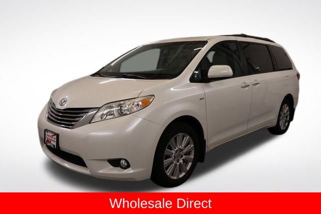 Used 2017 Toyota Sienna XLE w/ XLE Navigation Package AWD/4WD image 5