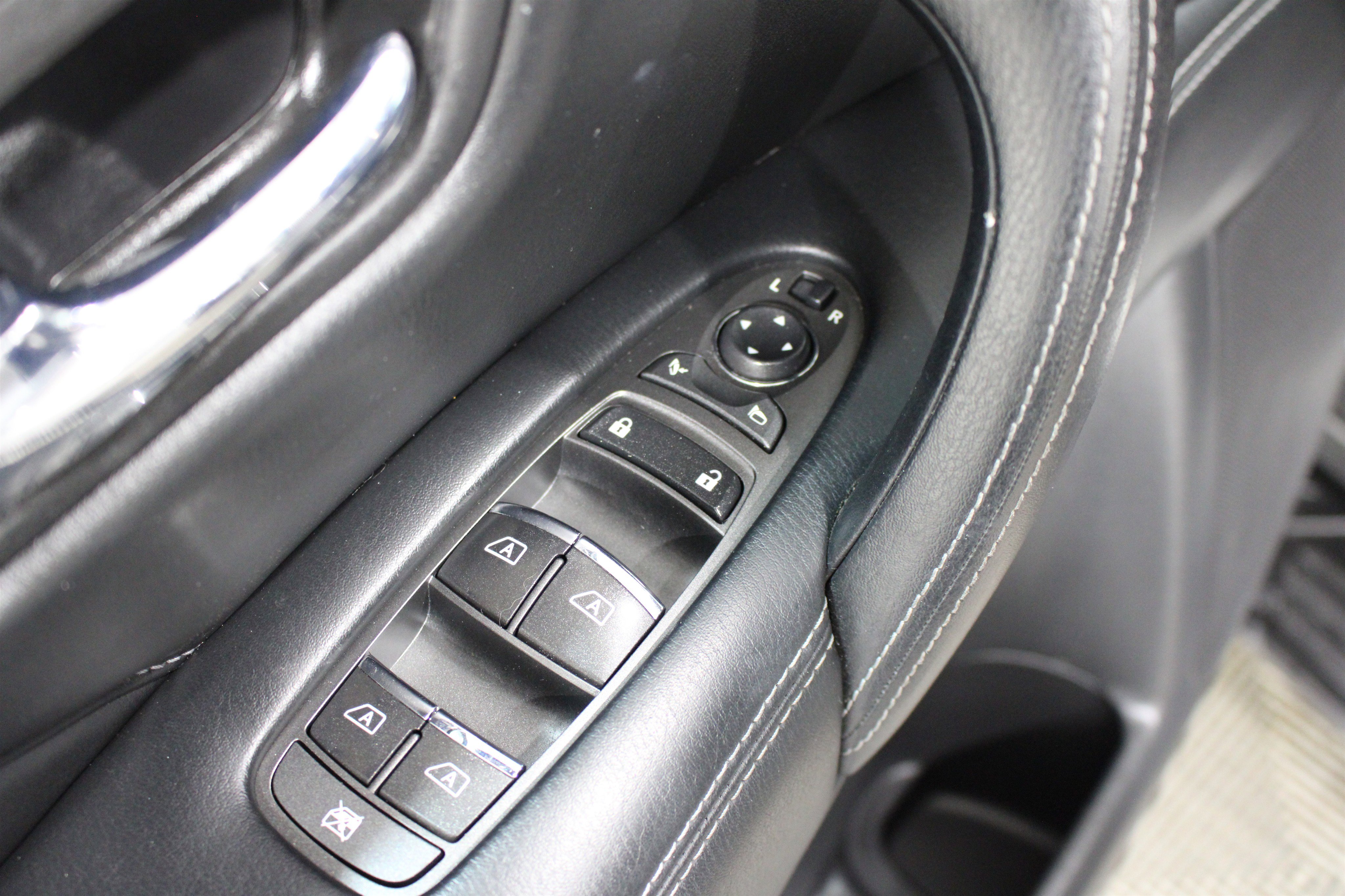 Used 2021 INFINITI QX80 Luxe RWD image 7