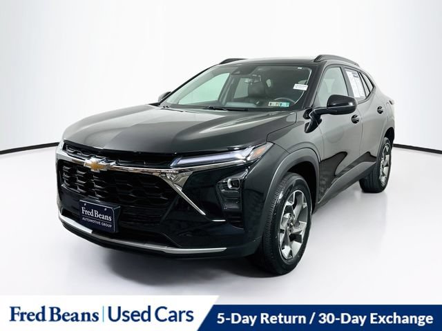 Used 2025 Chevrolet Trax LT w/ Driver Confidence Package FWD image 4