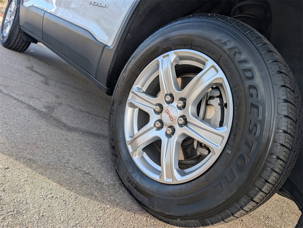 Used 2019 GMC Acadia SLE image 9