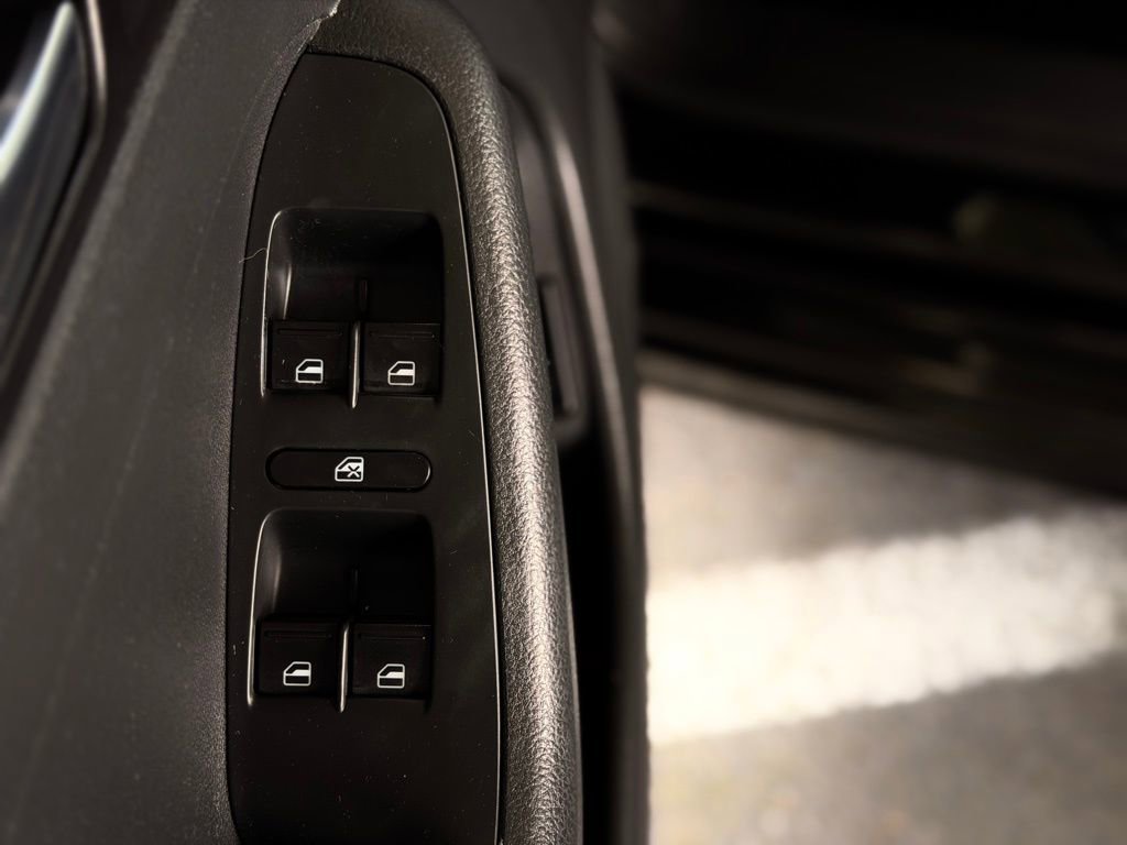 Used 2015 Volkswagen Jetta S image 32