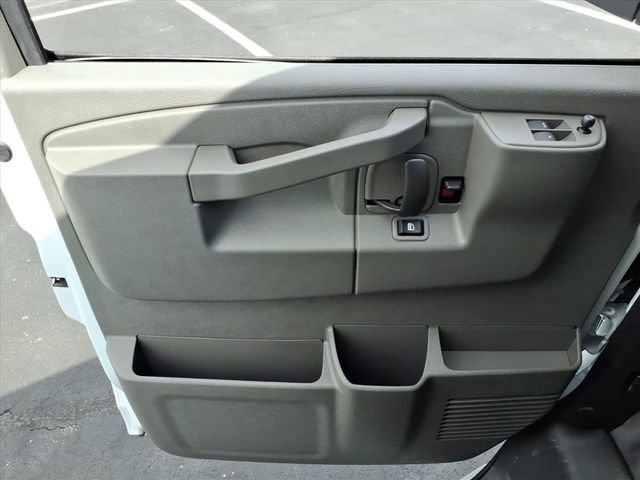New 2026 Chevrolet Express 2500 image 9