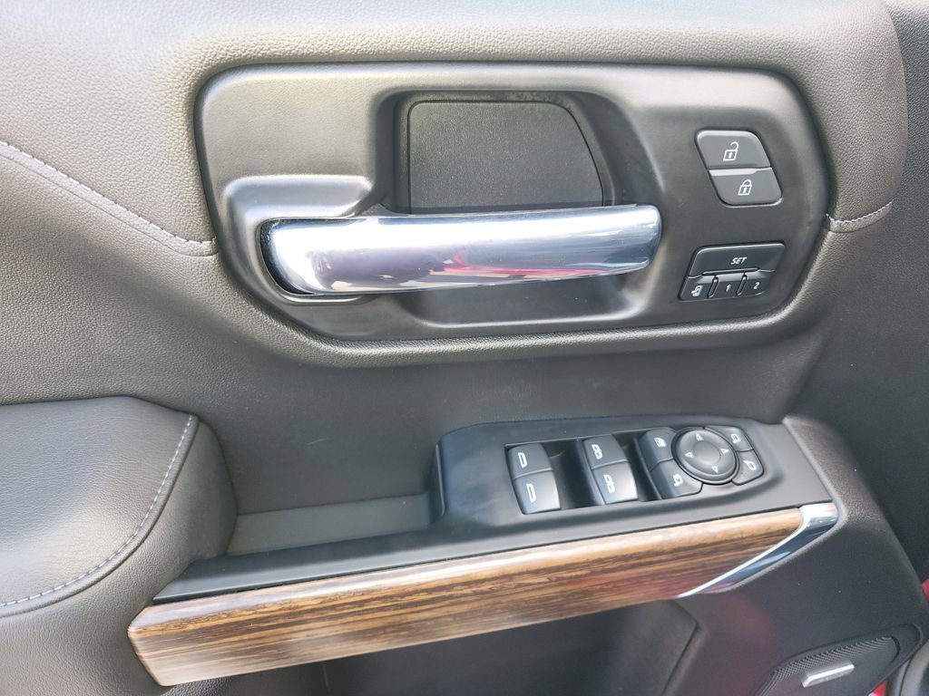 Used 2022 Chevrolet Silverado 1500 High Country w/ Technology Package image 31