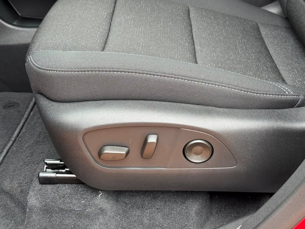 New 2026 Chevrolet Traverse LT w/ Driver Confidence Package FWD image 11