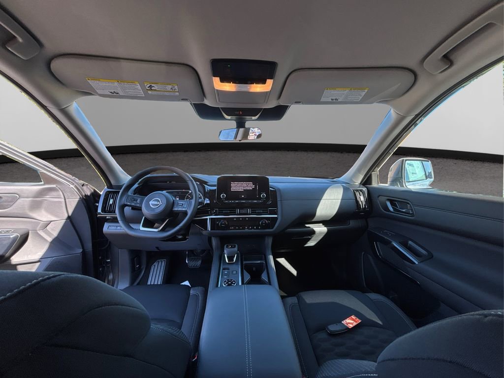New 2025 Nissan Pathfinder SV image 18