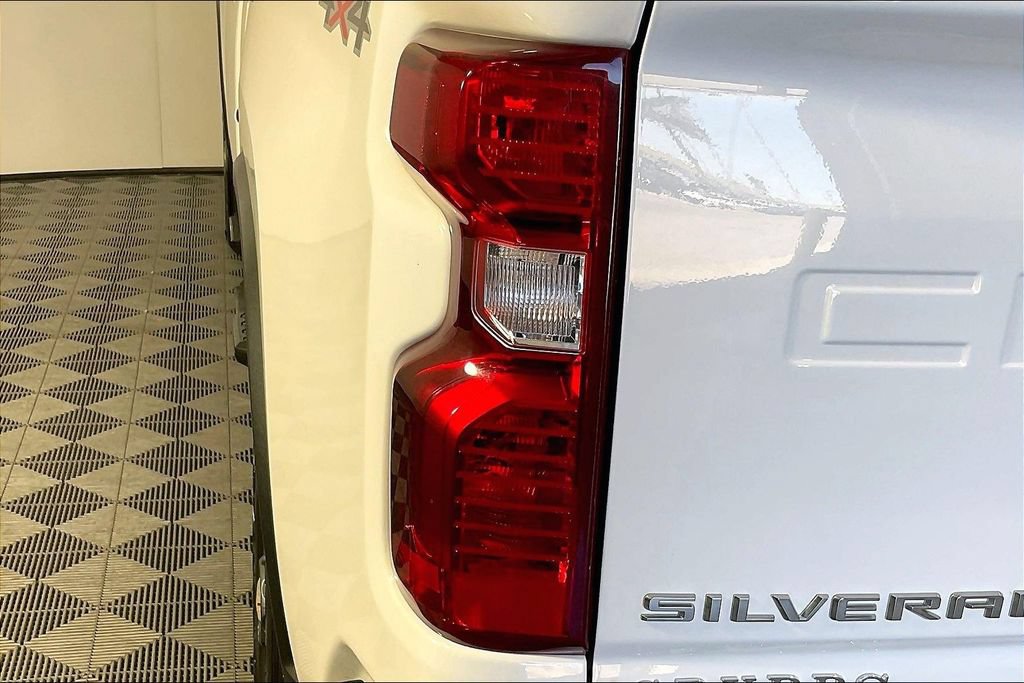 Used 2024 Chevrolet Silverado 2500 Custom w/ Custom Value Package AWD/4WD image 41