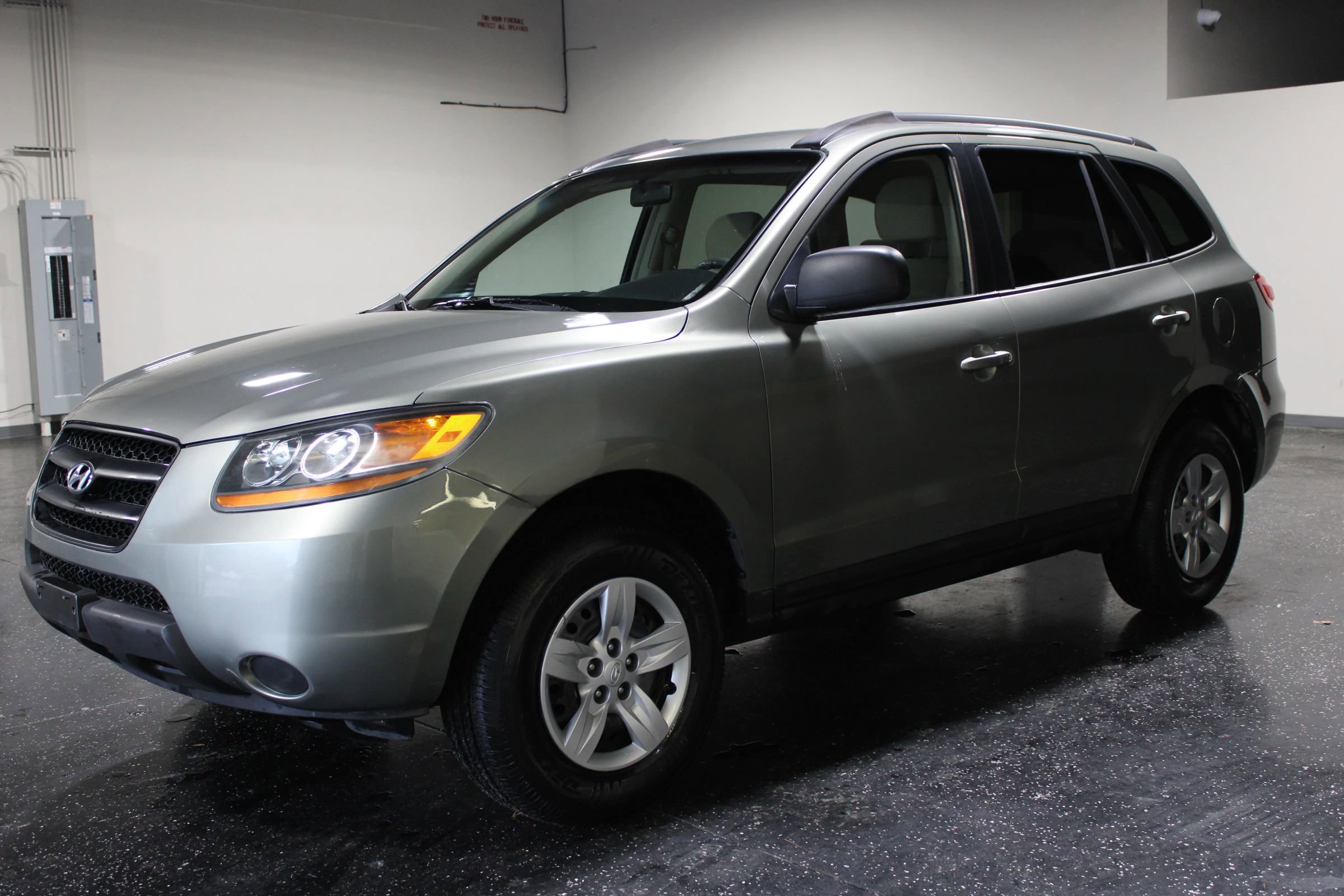 Used 2009 Hyundai Santa Fe GLS FWD image 6